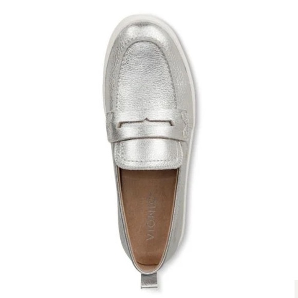 FLASH SALE- Vionic uptown loafer Silver size 7..5 nwot - Picture 4 of 9